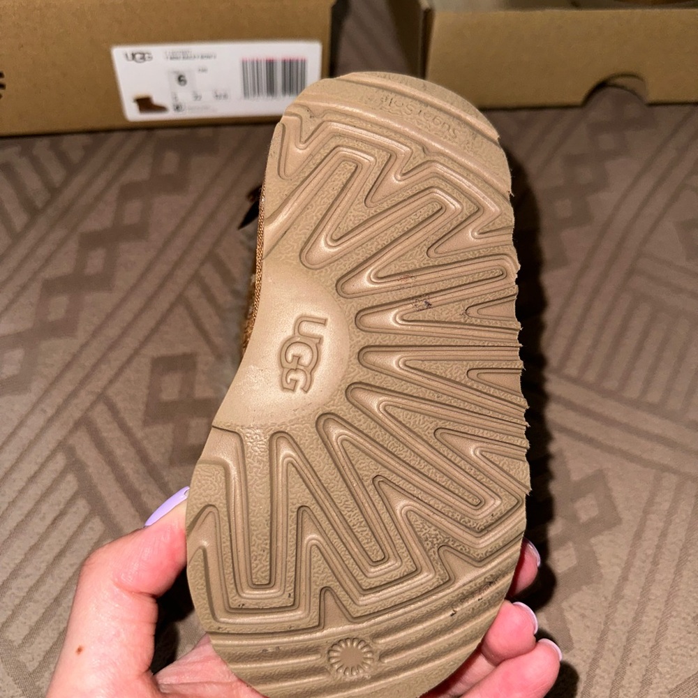 Uggs Mini Bailey Bow II (Toddler Size 6)